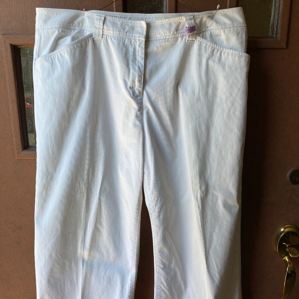 Jones New York Sport White Capri/Pant Size 16